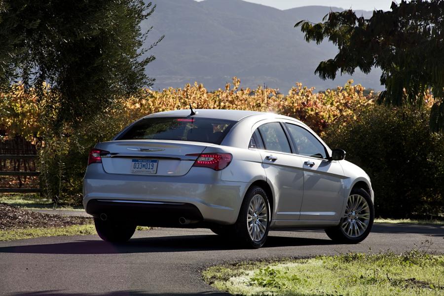  Chrysler 200 2011 года  (фото 94 из 122)